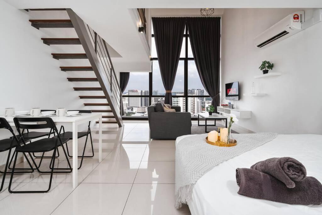Pinnacle Pj-ps4-netflix-klcc View-5pax * Petaling Jaya